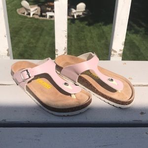 Gizeh style sandals